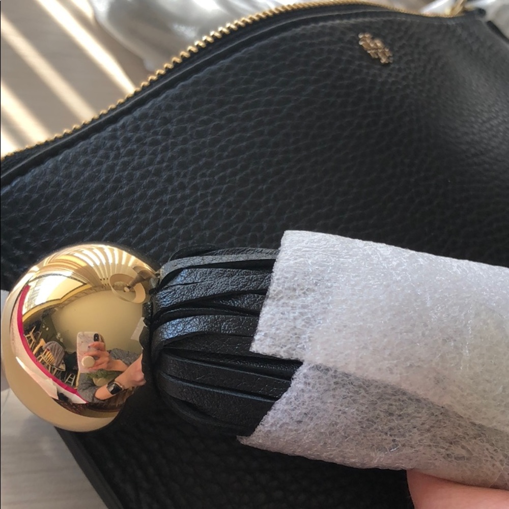 SALE🥳Tory Burch black leather tassel crossbody - Picture 8 of 8
